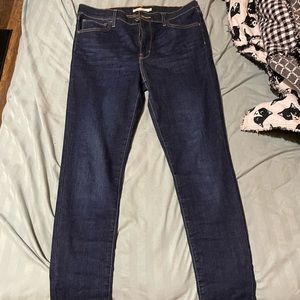 Excellent condition barely worn!